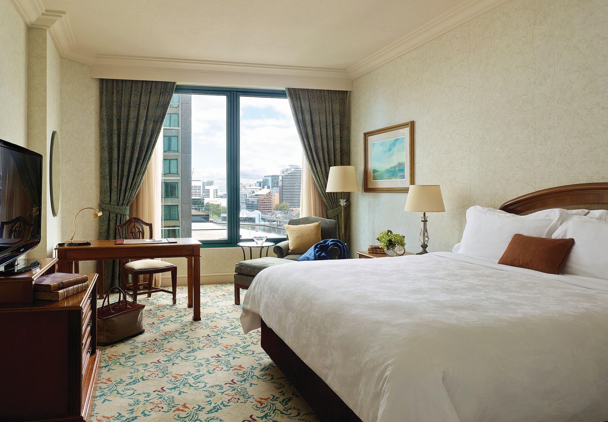 The Langham Melbourne Hotel Exterior photo A room at The Peninsula
