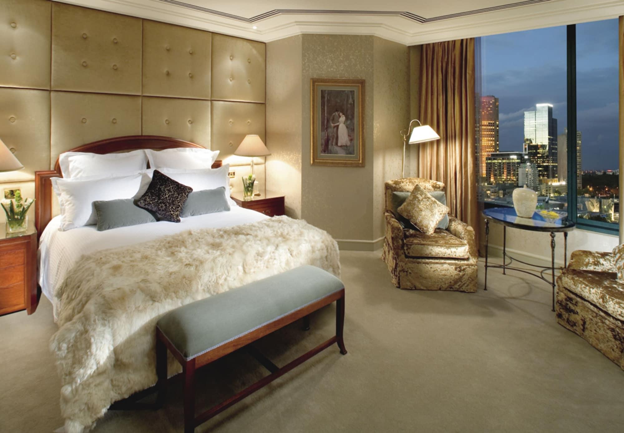 The Langham Melbourne Hotel Room photo A bedroom at the Four Seasons Hotel