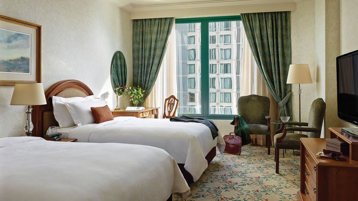 The Langham Melbourne Hotel Exterior photo A guest room at the Mandarin Oriental, Hong Kong